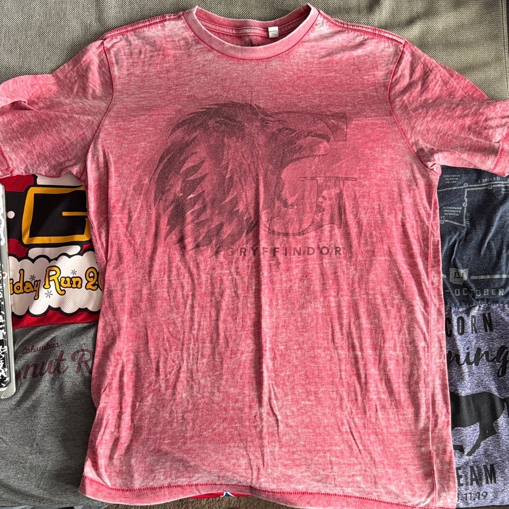 Gryffindor Red Short Sleeve Men's Tee